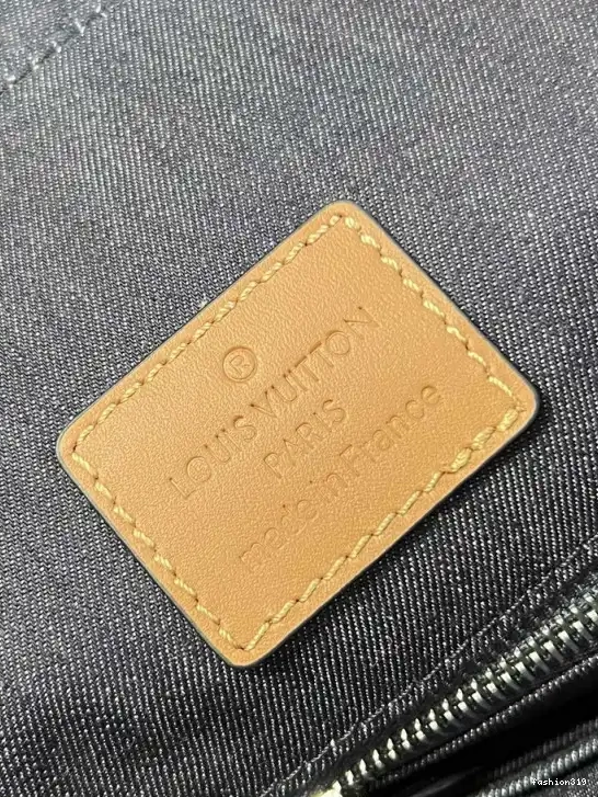 MM VUITTON LOUIS CHRISTOPHER 0401